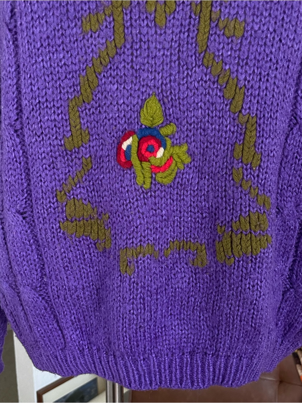 Vintage 1980s Wye Oaks Grandma Farmhouse Floral Knit Sweater - Picture 6 of 7